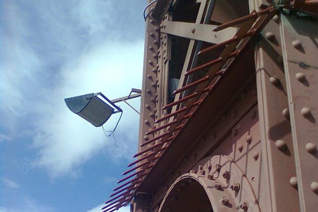 Colocan elementos de seguridad para que no se pueda acceder a las torres del Colgante
