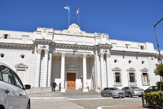 La puja por el control de fiscales del MPA suma capítulos cargados de polémica.
