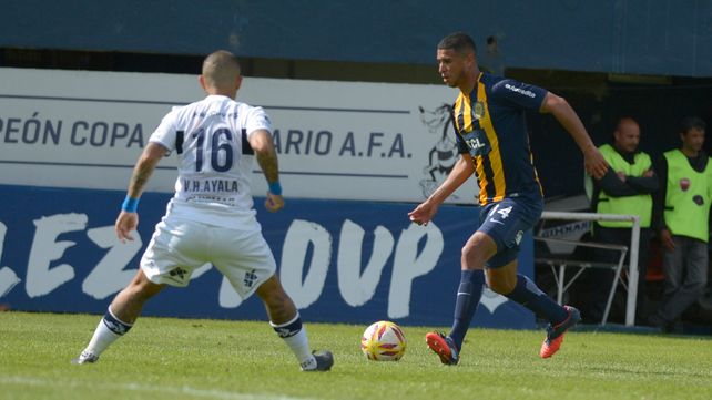 Primeros minutos. Arismendi jugó por primera vez en el empate ante Gimnasia