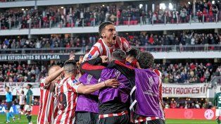 Estudiantes de La Plata goleó 3-0 a Goiás.