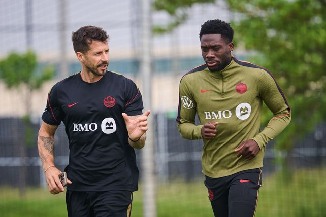 Alphonso Davies se perdería el debut de Canadá en el Mundial 2026.