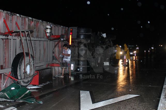 Murió un hombre de 60 años bajo las ruedas de un camión en Recreo