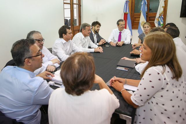 Primera reunión de gabinete de Bahl: Trabajar en equipo