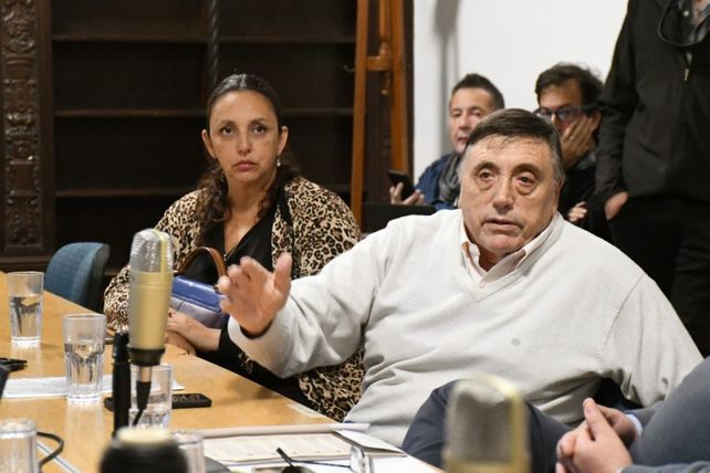 Mario Cesca, de la Asociación de Titulares de Taxis Independientes de Rosario, durante su participación en la reunión de la comisión de Servicios Públicos.