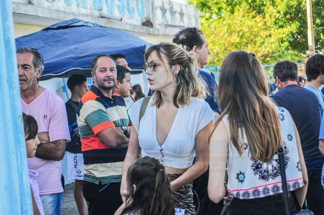 Bellísima. La modelo paranaense Romanella Amato se sumó a la causa.
