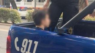 Quedó demorado un adolescente relacionado con la madre del bebé hallado muerto en un contenedor en barrio Martin.