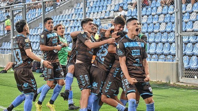 Platense eliminó a Huracán y se metió en semifinales de la Copa de la Liga.