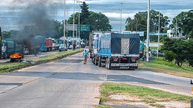 Los transportistas de cargas ampliaron el paro en Entre Ríos