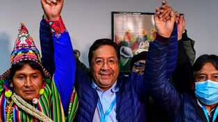 De la mano de Arce