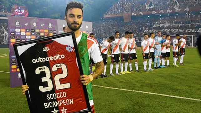 Gallardo dijo que Scocco volvería