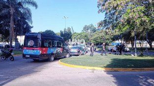 Buscan a un camionero que atropelló a dos motociclistas y se dio a la fuga en una zona de alto tránsito