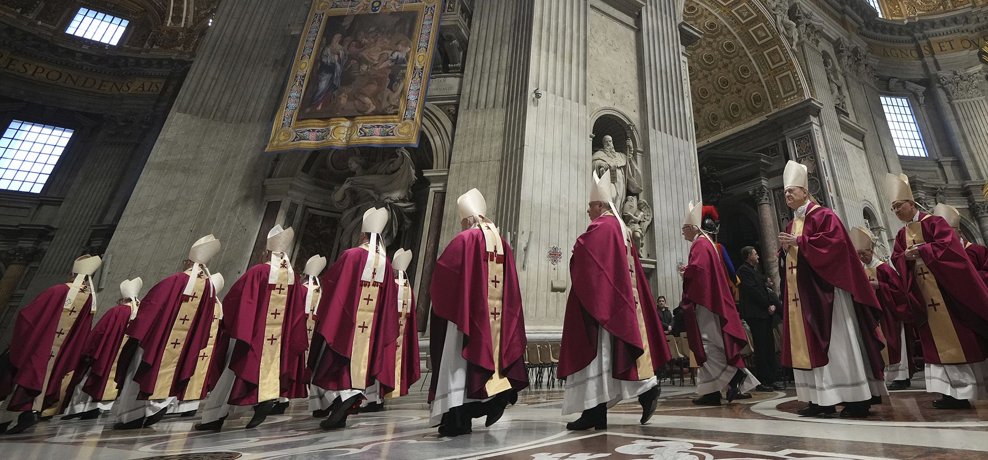 Los cardenales abandonan la Basílica de San Pedro tras el funeral del difunto cardenal Angelo Amato en el Vaticano, el jueves 2 de enero de 2025. (Foto AP/Alessandra Tarantino) Los cardenales abandonan la Basílica de San Pedro tras el funeral del difunto cardenal Angelo Amato en el Vaticano, el jueves 2 de enero de 2025. (Foto AP/Alessandra Tarantino)