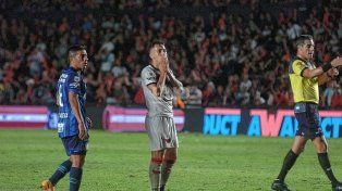 Colón no pudo romper el maleficio ante Atlético Tucumán y se convirtió en deportivo empate
