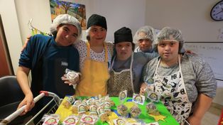 En Aspasid hornean imperdibles cupcakes de banana y algarroba