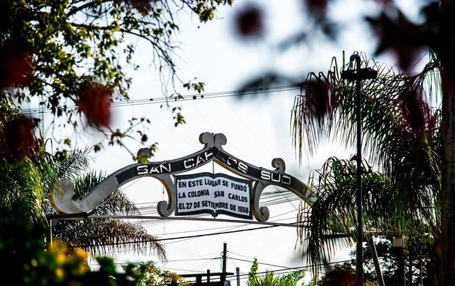 En Las Colonias. El pueblo se encuentra a 38 kilómetros de la capital provincial.