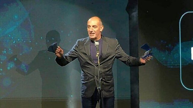 El actor Mauricio Dayub vuelve a Paraná y presenta El Equilibrista el viernes 9 de junio en el Teatro 3 de Febrero a las 21.