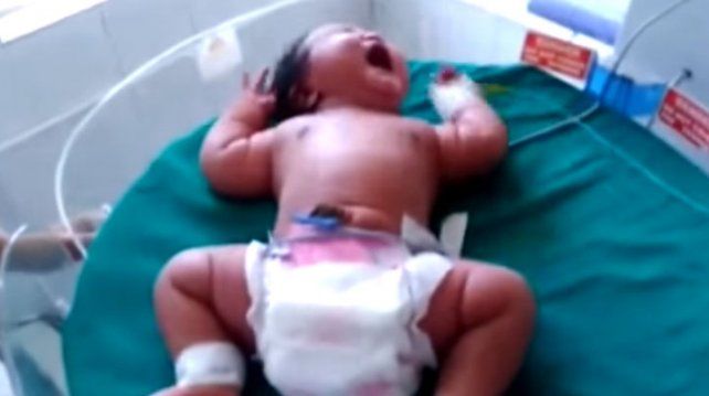 Nace bebé de 7 kilos, es la más grande del mundo
