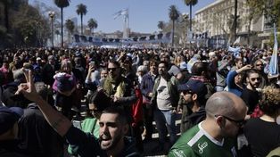 En Córdoba el pueblo se manifestó en las calles como se repitió en todo el país.