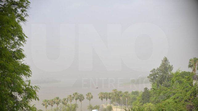 El SMN pronosticó un domingo nublado con temperaturas promedio de entre 18 y 26 grados . Los vientos soplarán del sector norte a más de 60 kilómetros la hora