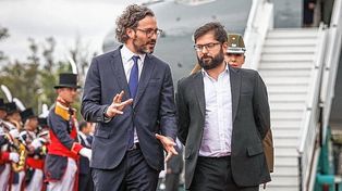 Gabriel Boric fue recibido cuando arribó por Santiago Cafiero