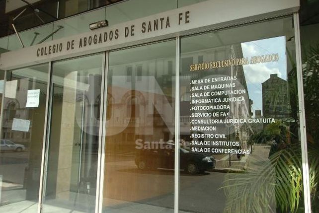 Diferenciar la participación de personas como parte de la organización delictiva, de su profesión