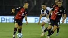 A Maxi Rodríguez no le desagrada moverse por el frente del ataque. A Maxi Rodríguez no le desagrada moverse por el frente del ataque.
