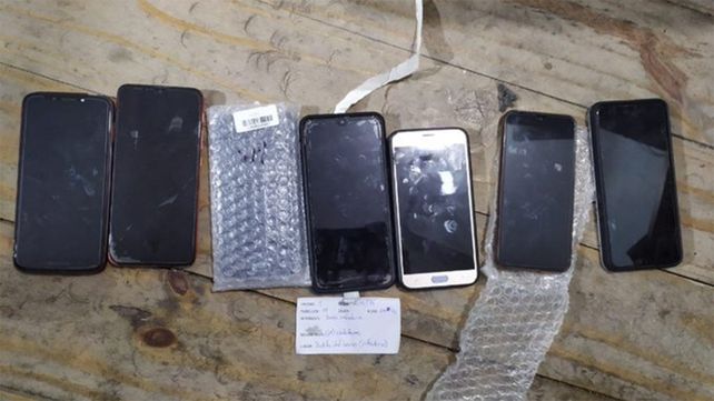 Los teléfonos estaban escondidos en el baño de la celaduría del pabellón 11.