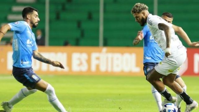 Santos venció a Blooming a los 99 minutos. Ahora lidera junto a Newells.