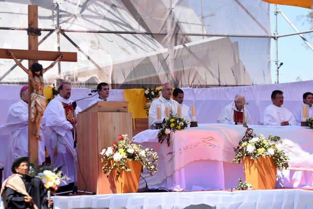 Una multitud participó de la misa por la canonización del cura Brochero