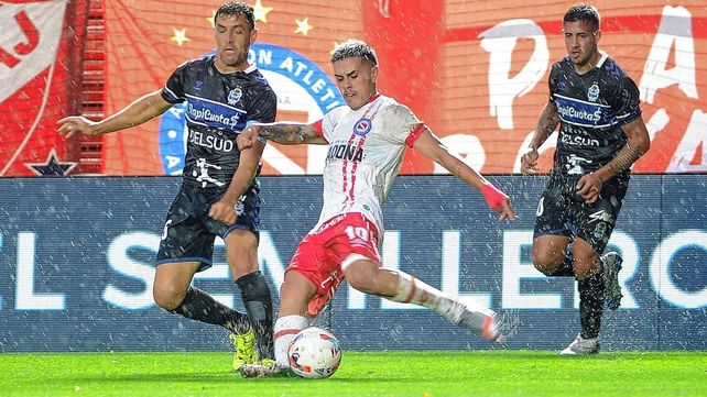 Argentinos Juniors fue contundente contra Gimnasia en el Diego Maradona.&nbsp;
