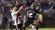 river plate gano en el monumental y es lider del grupo