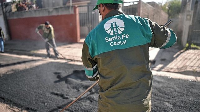 Trabajos de bacheo en la ciudad de Santa Fe