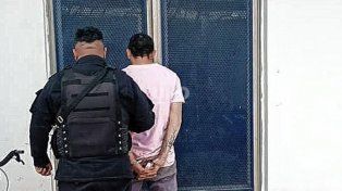 Detuvieron a un hombre que disparaba balazos al aire con un arma de guerra en barrio Loyola
