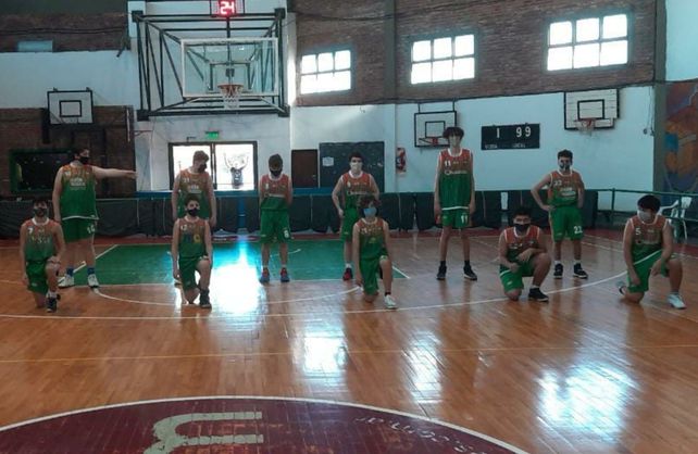 Macabi estiró su invicto en U15 y U17