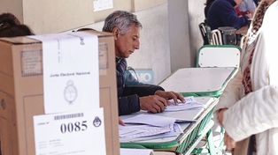 La agenda política pone más distancia con los electores.