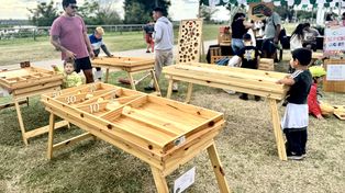 El Biomercado ofrece un recorrido por stands de productos orgánicos, artesanías, cosmética natural, moda sustentable y alimentos elaborados con materias primas regionales.