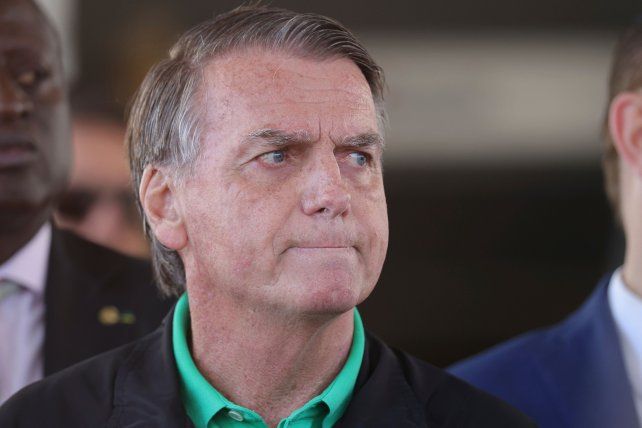 Bolsonaro se cayó de la cama y salió de prisión para someterse a estudios médicos