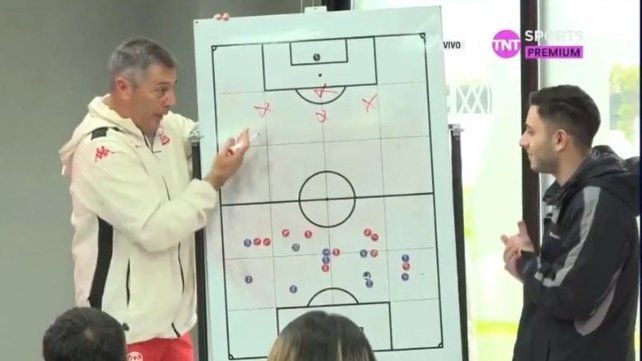 Kudelka rompió el molde en Huracán: mostró cómo le jugará a Boca y dijo que no esconde nada