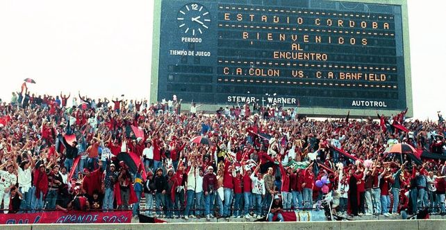 Se celebra el día del hincha de Colón