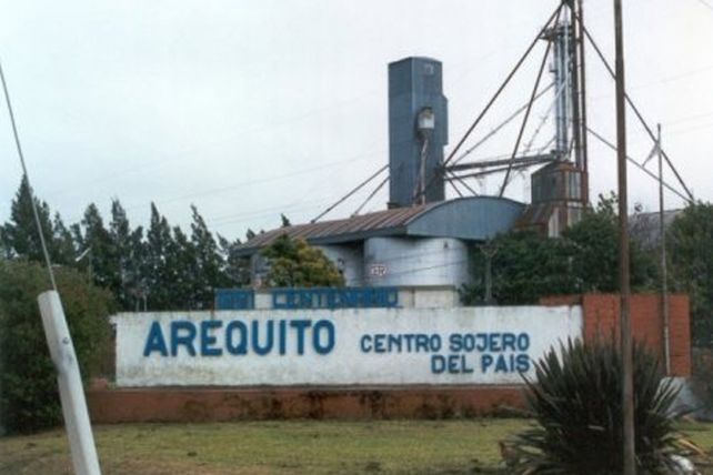 Escándalo en Arequito por la actitud sexual de una joven quinceañera para con otra par
