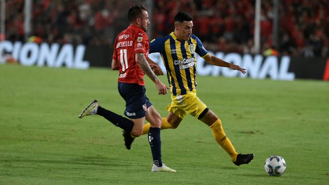 Mauricio Martínez es uno de los nombres importantes que n fue titular en el último partido. Ingresó en el complemento.