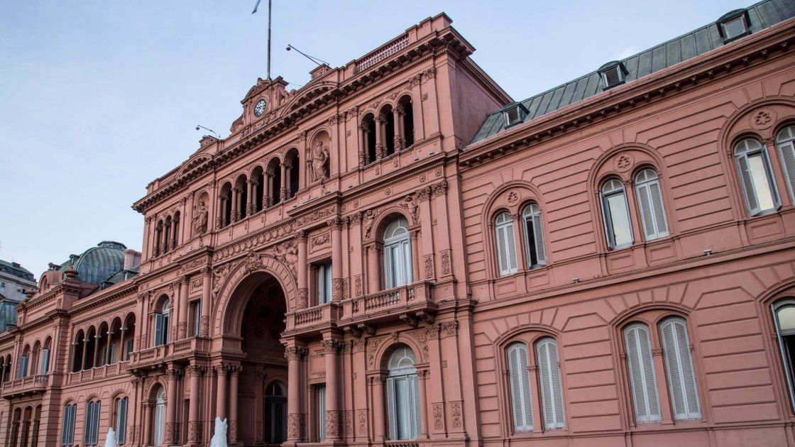 Entre internas e incertidumbre, la Casa Rosada y el peronismo mueven sus fichas