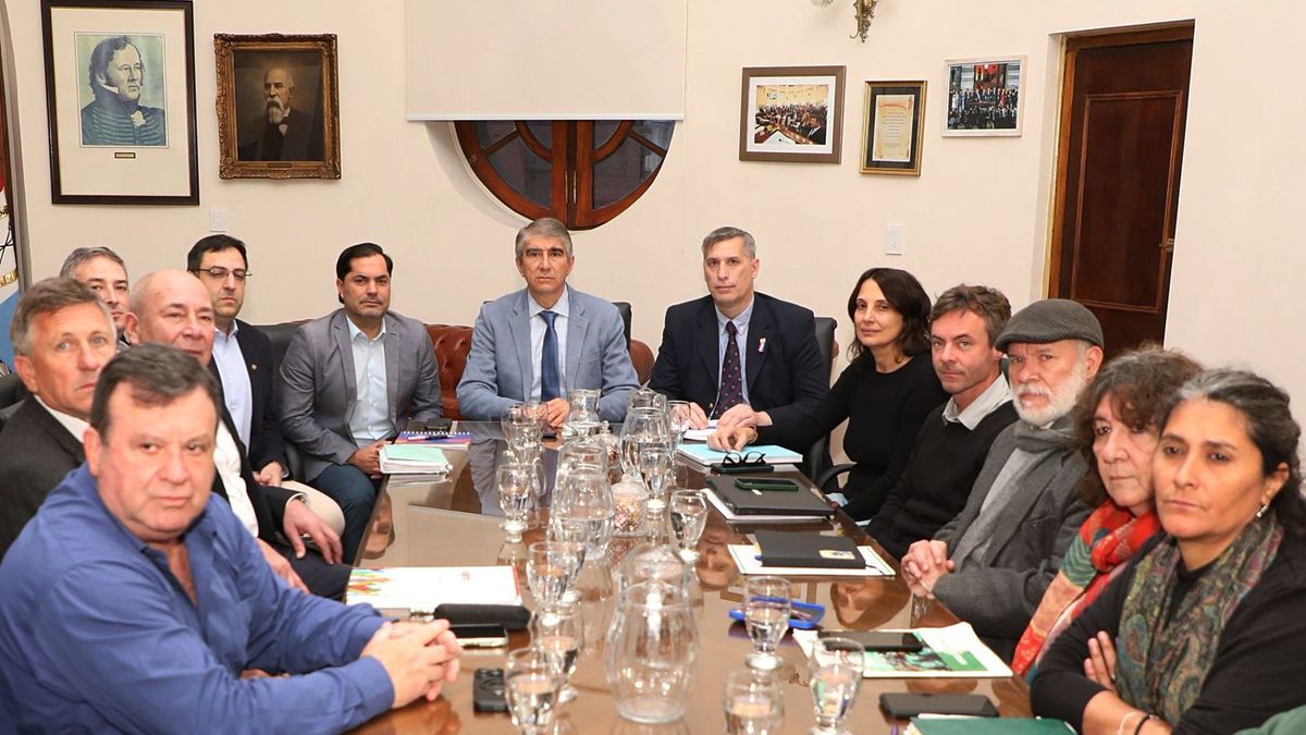 Paritarias: para UPCN y ATE la propuesta salarial de la provincia resulta razonable