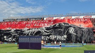 La historia del mítico regreso en Colón del telón En este cementerio no se llora