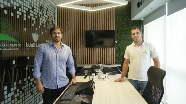 Pablo Rodríguez y Tomás Perosio en las oficinas de Go Baires Logística.