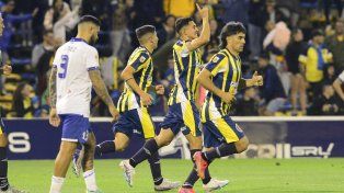 Maximiliano Lovera viene de convertir de penal ante Vélez, con ese gol el canalla al menos pudo empatar.