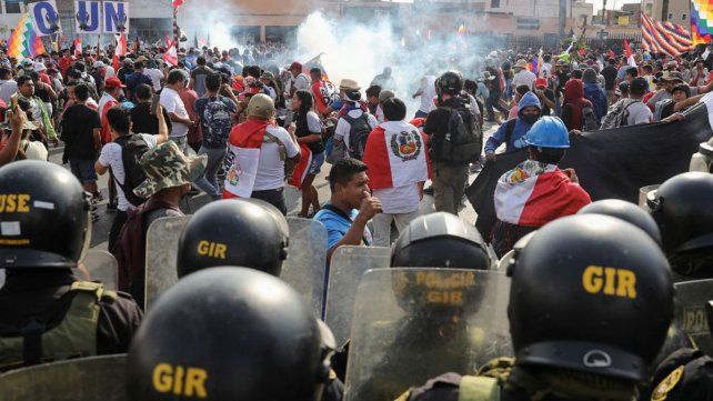 Perú: el Parlamento rechazó adelantar las elecciones