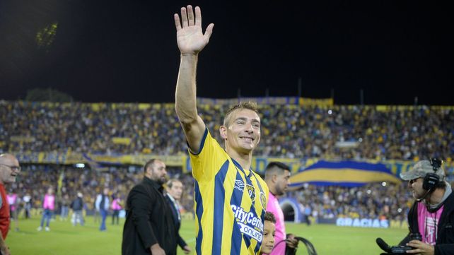 Marco Ruben recibió un emotivo reconocimiento en el Gigante.