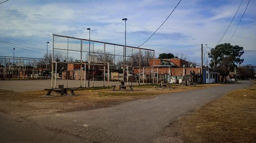 Crimen en zona oeste: una plaza vacía por el miedo que dejó el asesinato de un vecino