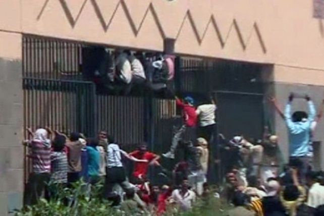 Atacan la Embajada de EE.UU. en Yemen